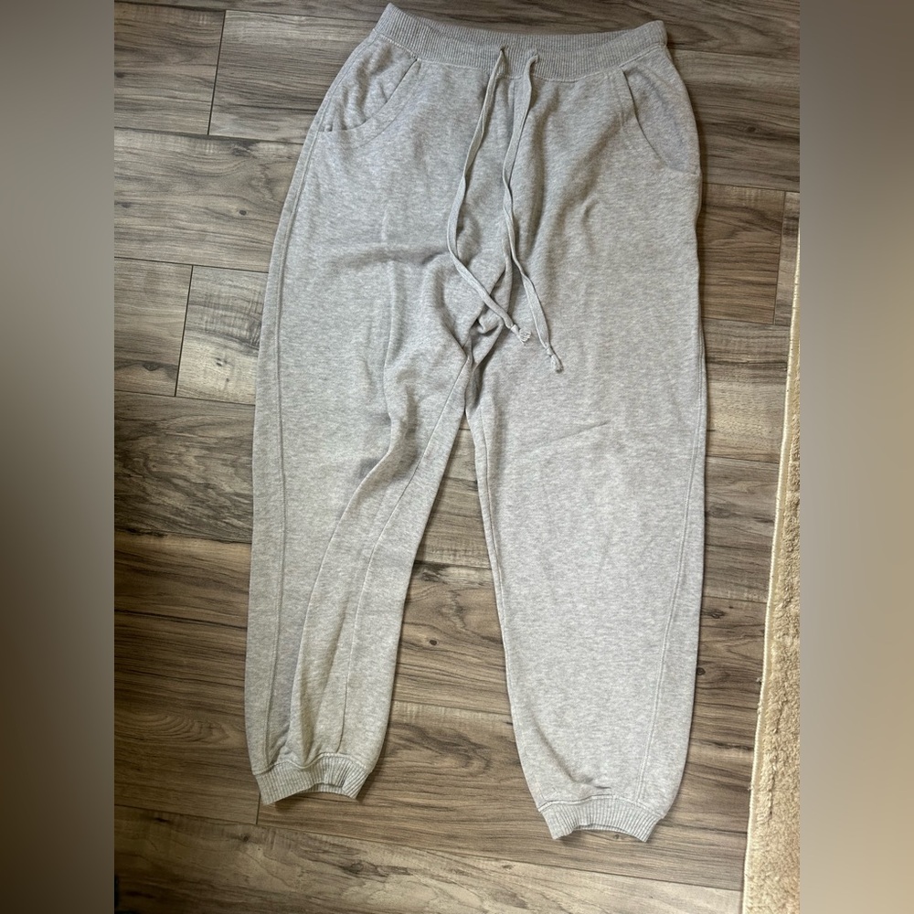 Aerie Heather Gray Relaxed Sweatpants with Pockets and Drawstring Waist Size S